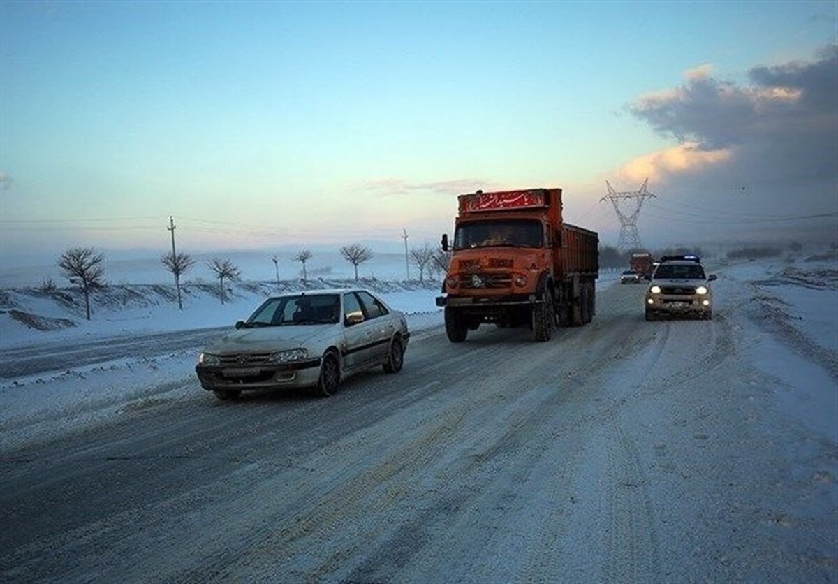 بارش برف و باران در جاده‌های ۹ استان