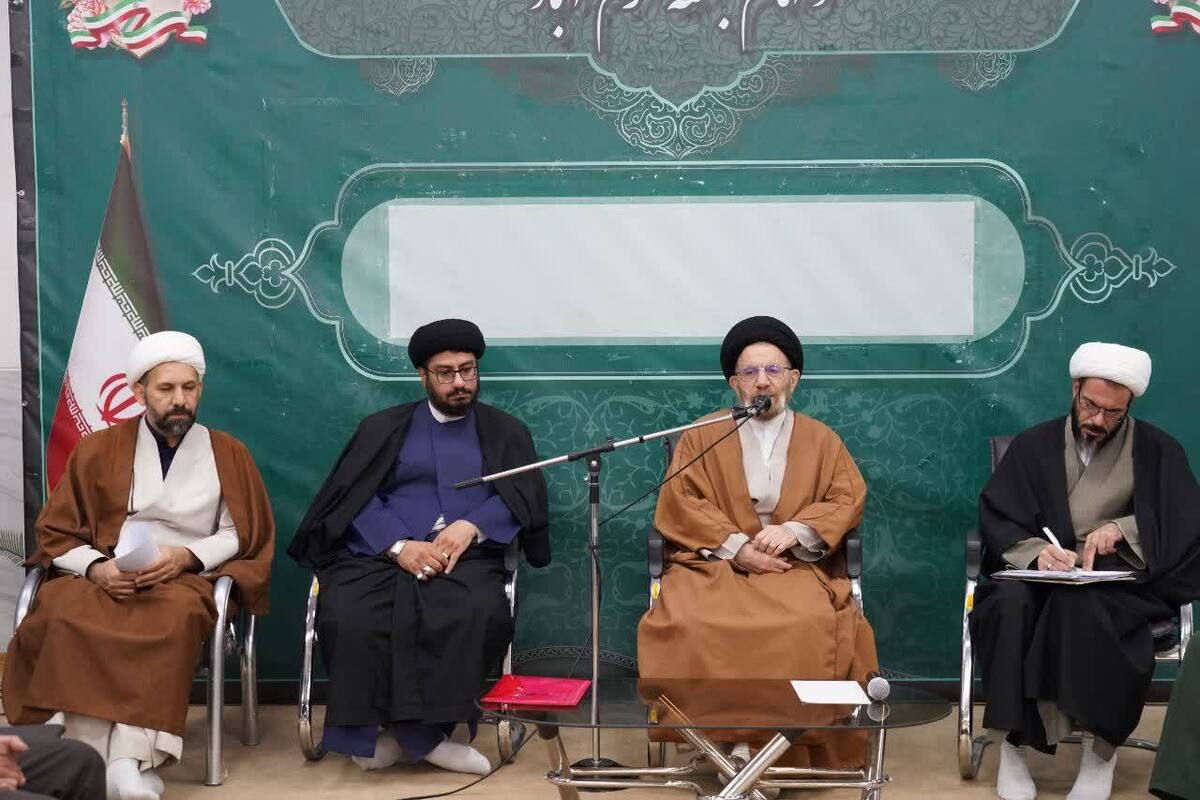 مسجد پایگاه مهم عبادی و اجتماعی مسلمانان است