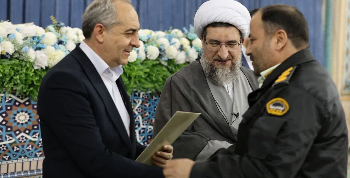 تجلیل از خانوادههای چهارفرزندی در نماز جمعه تبریز