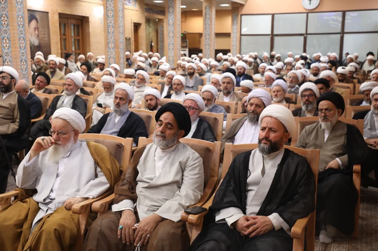 ملت ایران به رئیس‌جمهوری فعال، پرکار و معتقد به مبانی اسلامی نیاز دارد