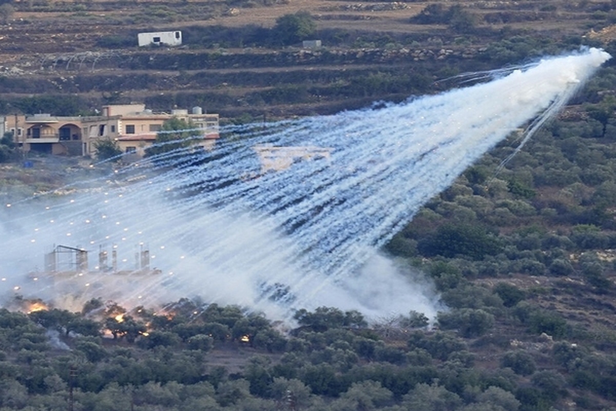 بمب‌های فسفری اسرائیل منطقه مرزی لبنان را غیرقابل سکونت کرده است