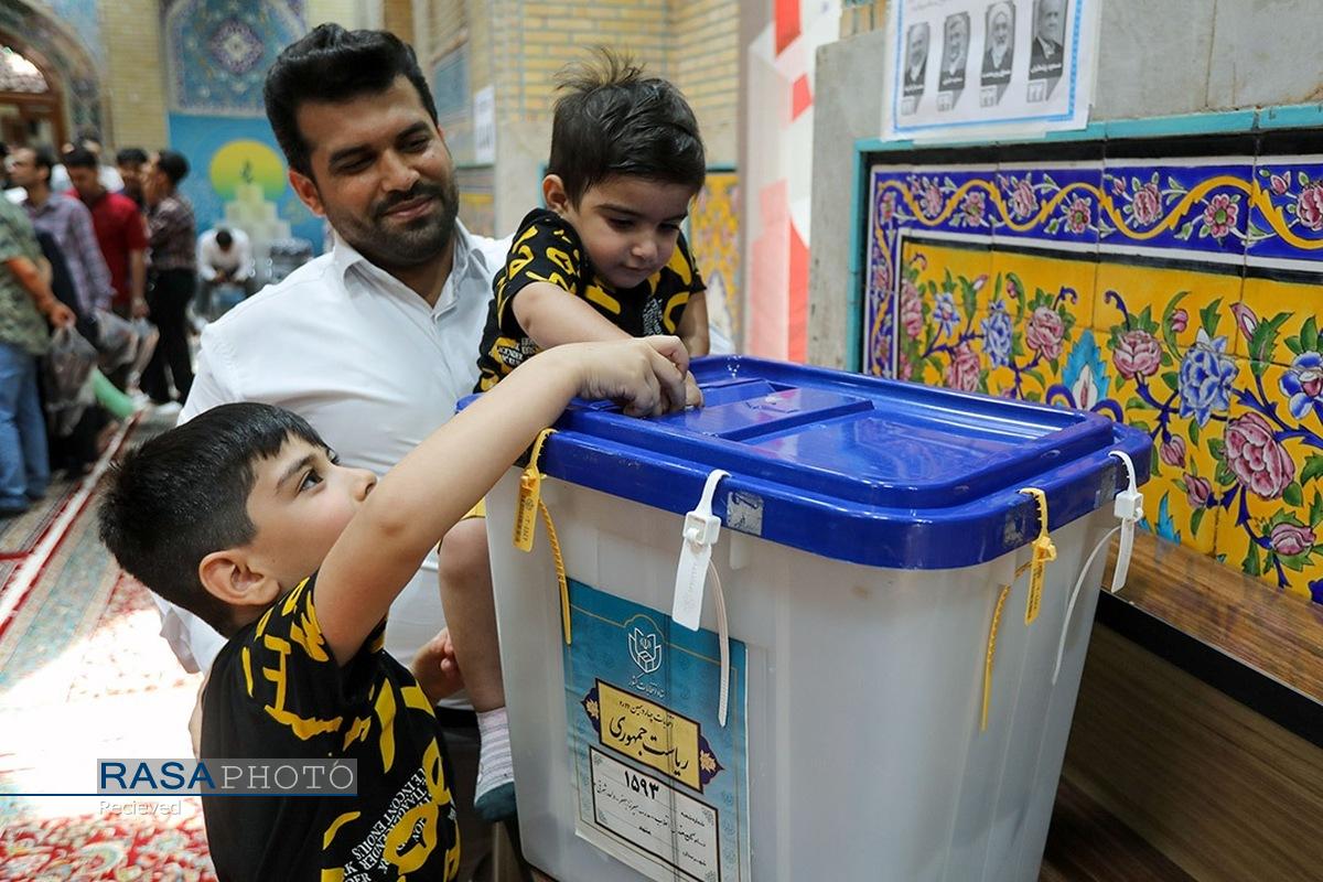 مشارکت مردم مشهد در چهاردهمین دوره انتخابات ریاست جمهوری