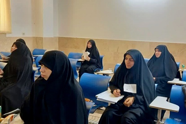 برگزاری آزمون داوطلبان تحصیل در حوزه علمیه خواهران فارس + عکس