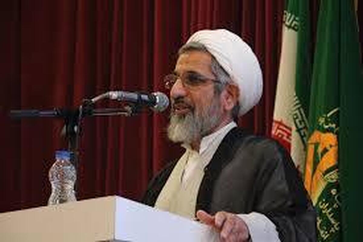 برخی از کسانی که خود را یار امام خمینی می دانند، خلاف راه و عقیده امام رفتار می کنند