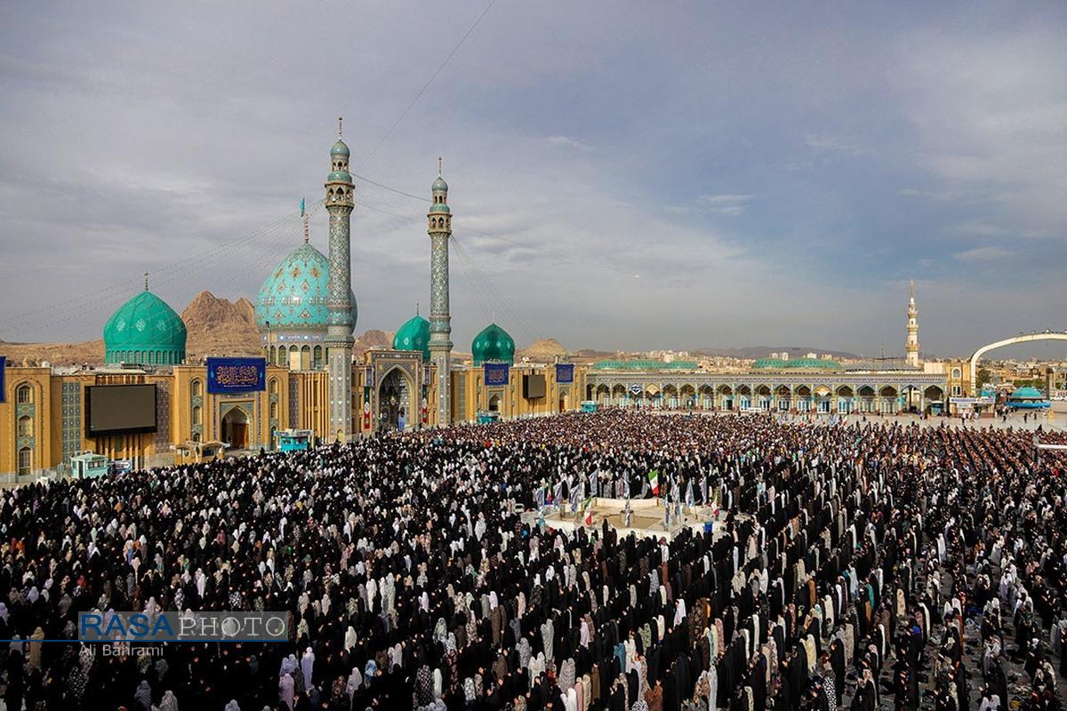 اقامه نماز عید سعید فطر در مسجد مقدس جمکران