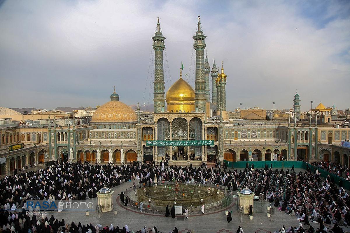 اقامه نماز عید سعید فطر در حرم کریمه اهل‌بیت (ع)