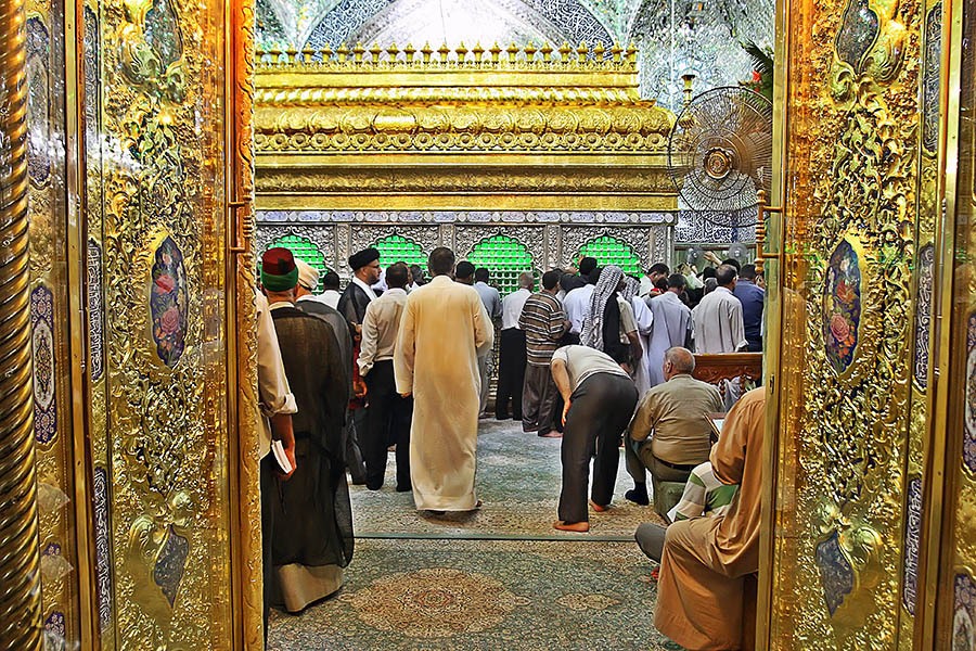 زیارت کامل، پیوند قلبی و معرفتی با اولیاء الهی است نه صرفاً ظواهر
