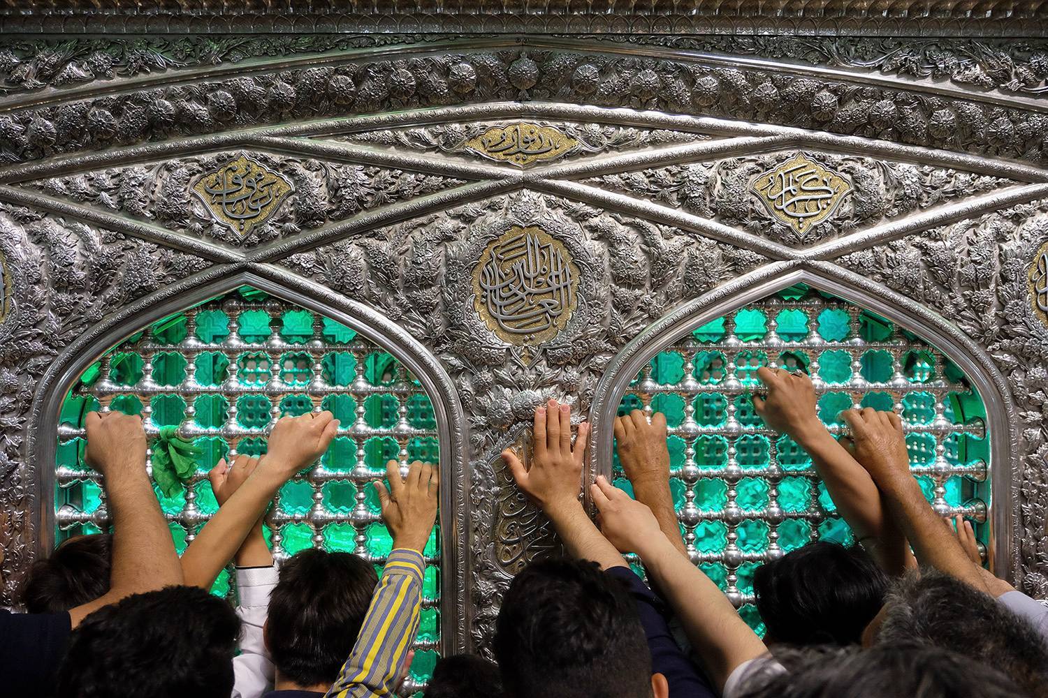 تبیین شاخصههای زیارت اصیل از منظر رهبر معظم انقلاب و راهکارهای معرفی آن به نسل جوان تبیین شاخصههای زیارت اصیل از منظر رهبر معظم انقلاب و راهکارهای معرفی آن به نسل جوان