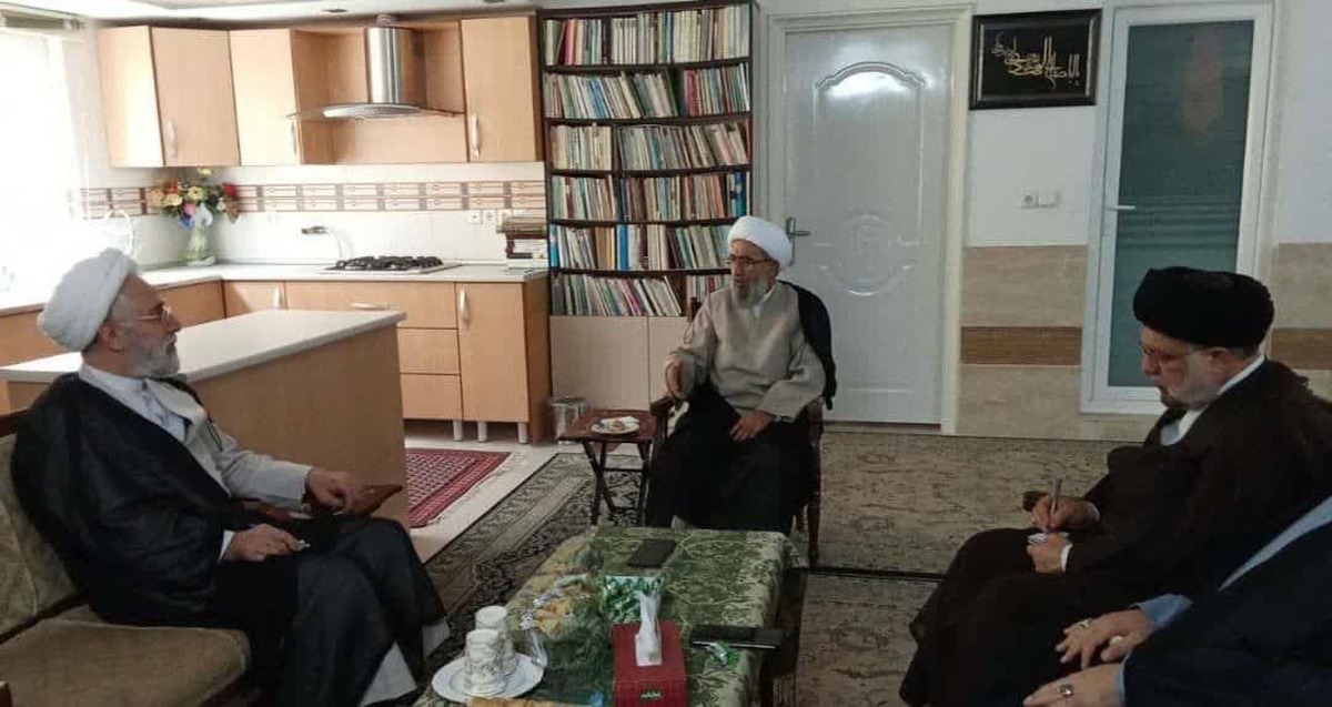 مسئولان قوه قضائیه تمام توان خود را برای جلب اعتماد مردم به کار گیرند
