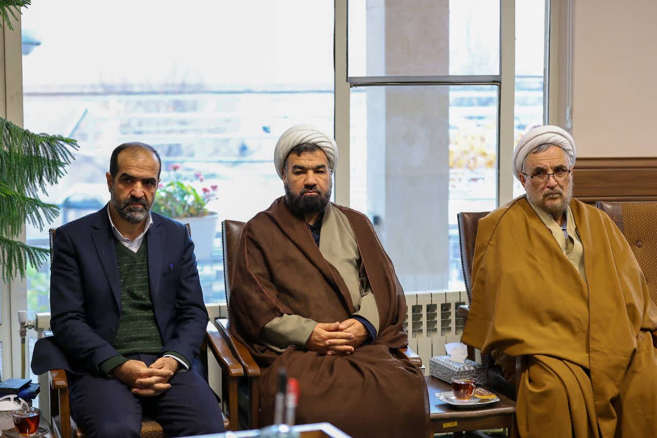 نشست مدیران مدارس علوم دینی تبریز با نماینده ولی‌فقیه در استان+ تصاویر