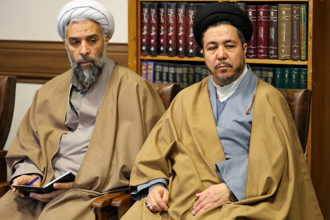 نشست مدیران مدارس علوم دینی تبریز با نماینده ولی‌فقیه در استان+ تصاویر