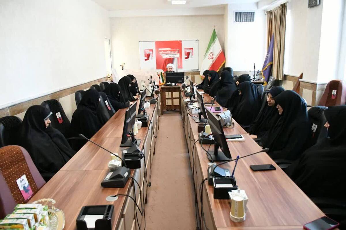 رونمایی از ۲۹ جلد کتاب پژوهشی طلاب آذربایجان شرقی