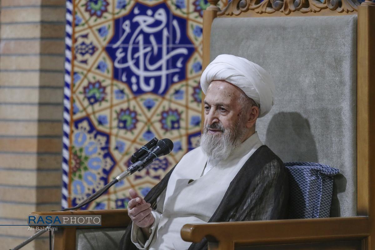 تکریم علما و دانشمندان، فریضه‌ای اخلاقی است