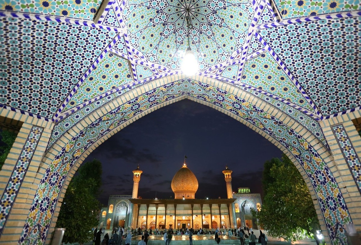 برپایی جشن میلاد مولای متقیان در حرم مطهر احمد ابن موسی