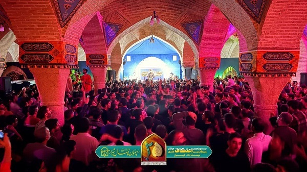 بزرگترین اعتکاف جوانان کشور در شیراز در حال برگزاری است بزرگترین اعتکاف جوانان کشور در شیراز در حال برگزاری است