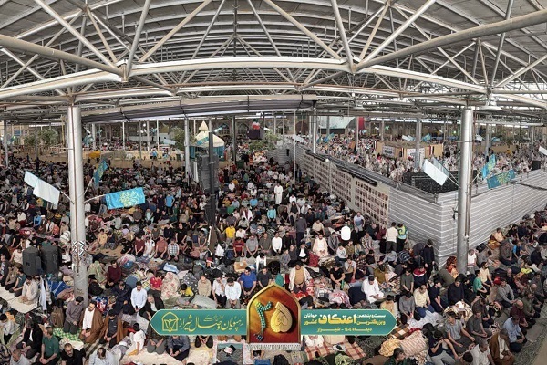 بزرگترین اعتکاف جوانان کشور در شیراز در حال برگزاری است بزرگترین اعتکاف جوانان کشور در شیراز در حال برگزاری است