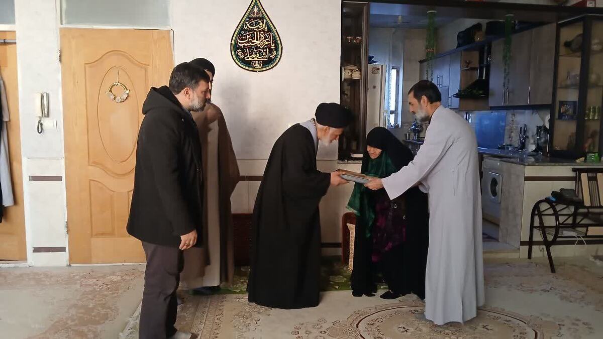 دیدار مدیران مرکز بسیج اساتید با خانواده شهدای مدافع حرم