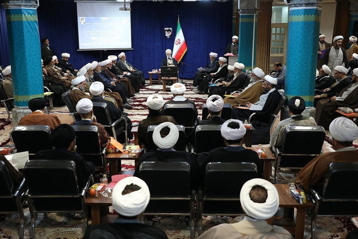 گزارشی از نشست هم‌اندیشی اساتید کلام حوزه با آیت الله اعرافی