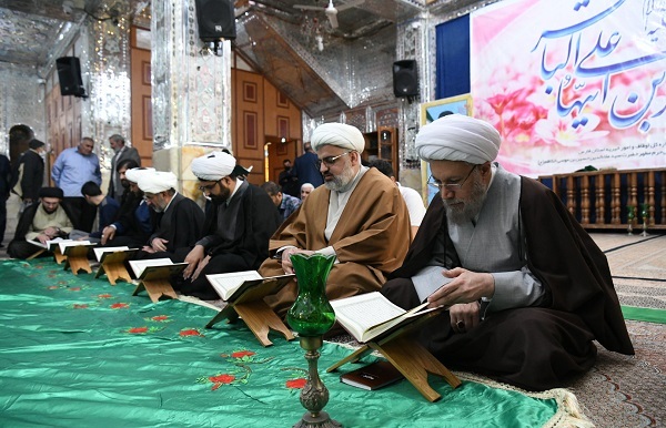 آغاز جلسات تفسیر قرآن کریم امام جمعه شیراز در حرم آستانه + عکس