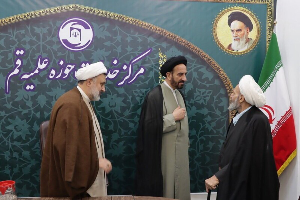 رسیدگی رئیس مرکز خدمات حوزه‌ به مشکلات طلاب در دیدار چهره‌به‌چهره