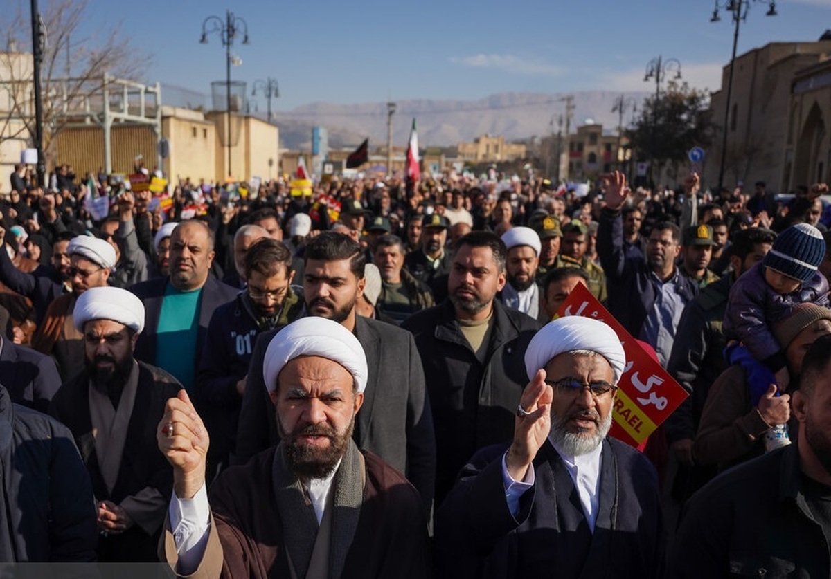 دعوت نمایندگان فارس در مجلس از حضور مردم در راهپیمایی دشمن شکن امروز