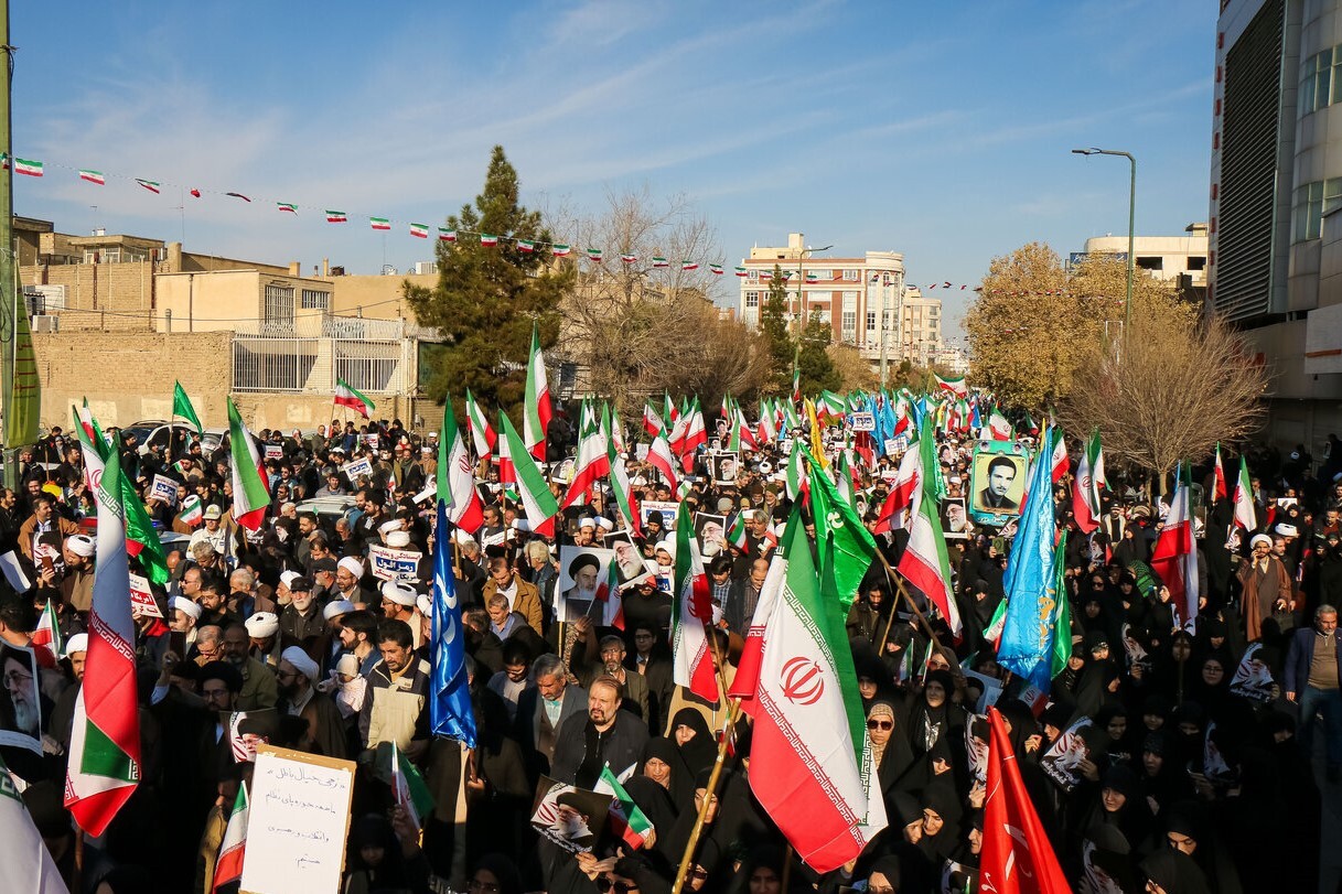 گزارشی از برگزاری راهپیمای در برخی استانهای سراسر کشور گزارشی از برگزاری راهپیمای در برخی استانهای سراسر کشور