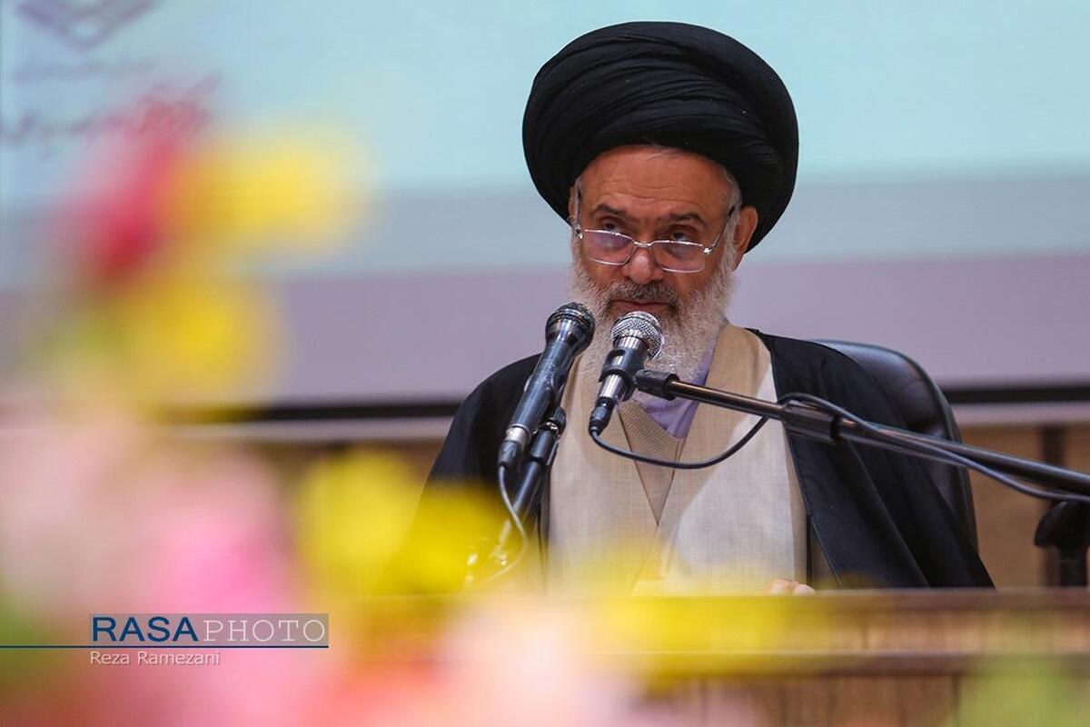 روحانیت کنار رهبر انقلاب ایستاده است/ اغتشاشگران داعش وار به حافظان امنیت و مردم حمله کردند