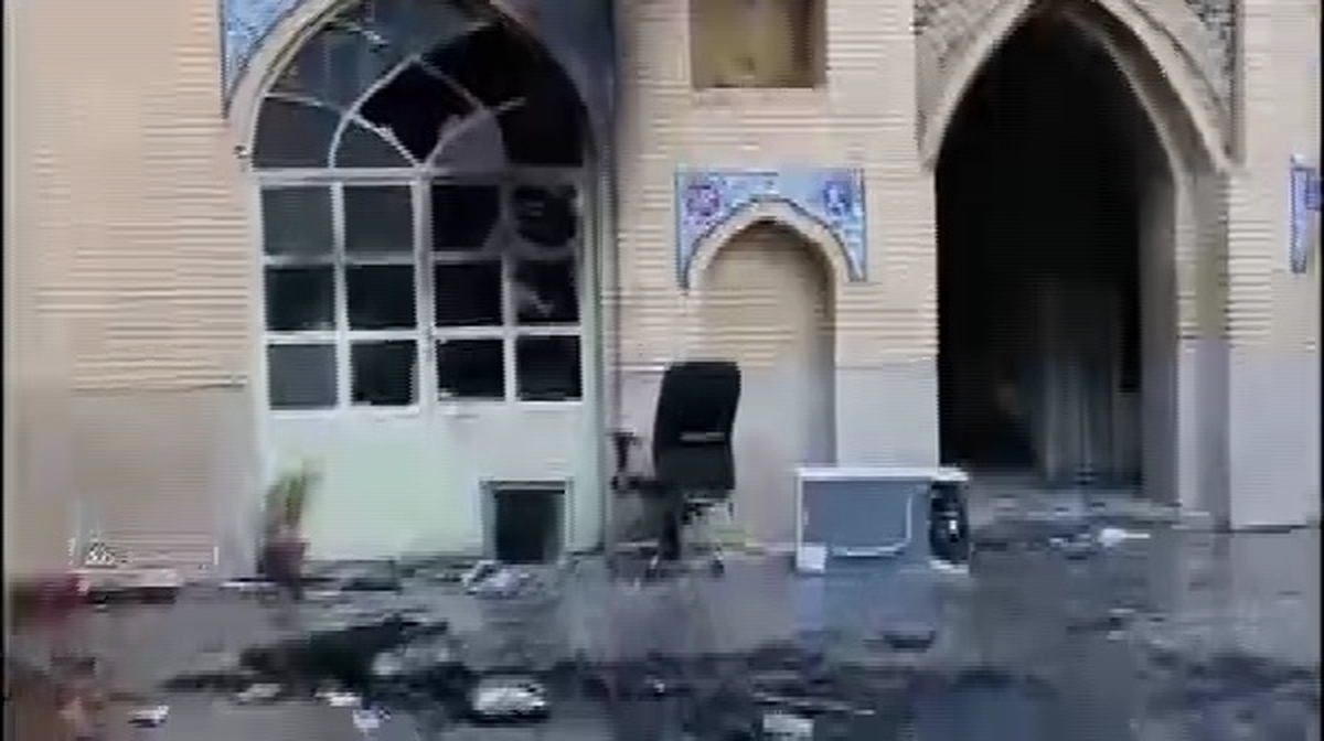 بازدید امام جمعه شهرکرد از اماکن آسیب‌دیده در فرخشهر 