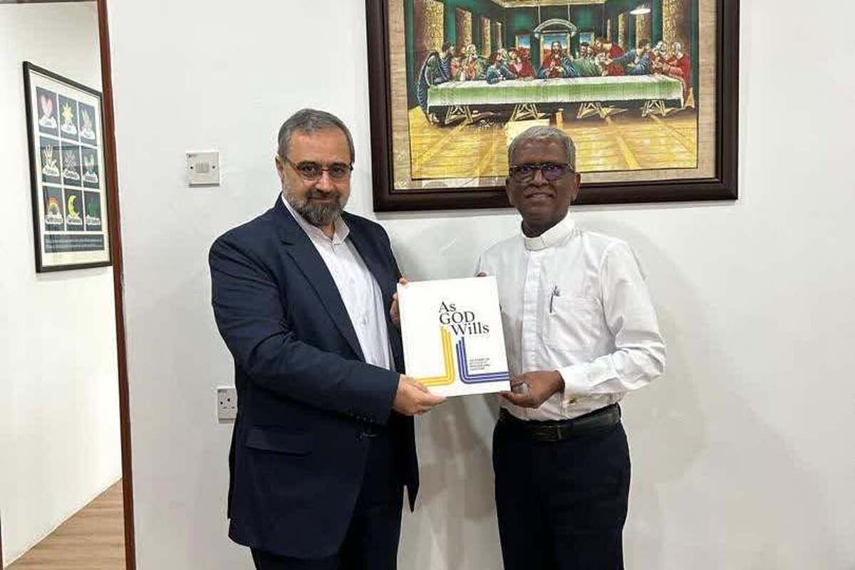 دیدار رایزن فرهنگی جمهوری اسلامی ایران با سر اسقف کلیسای متدیست