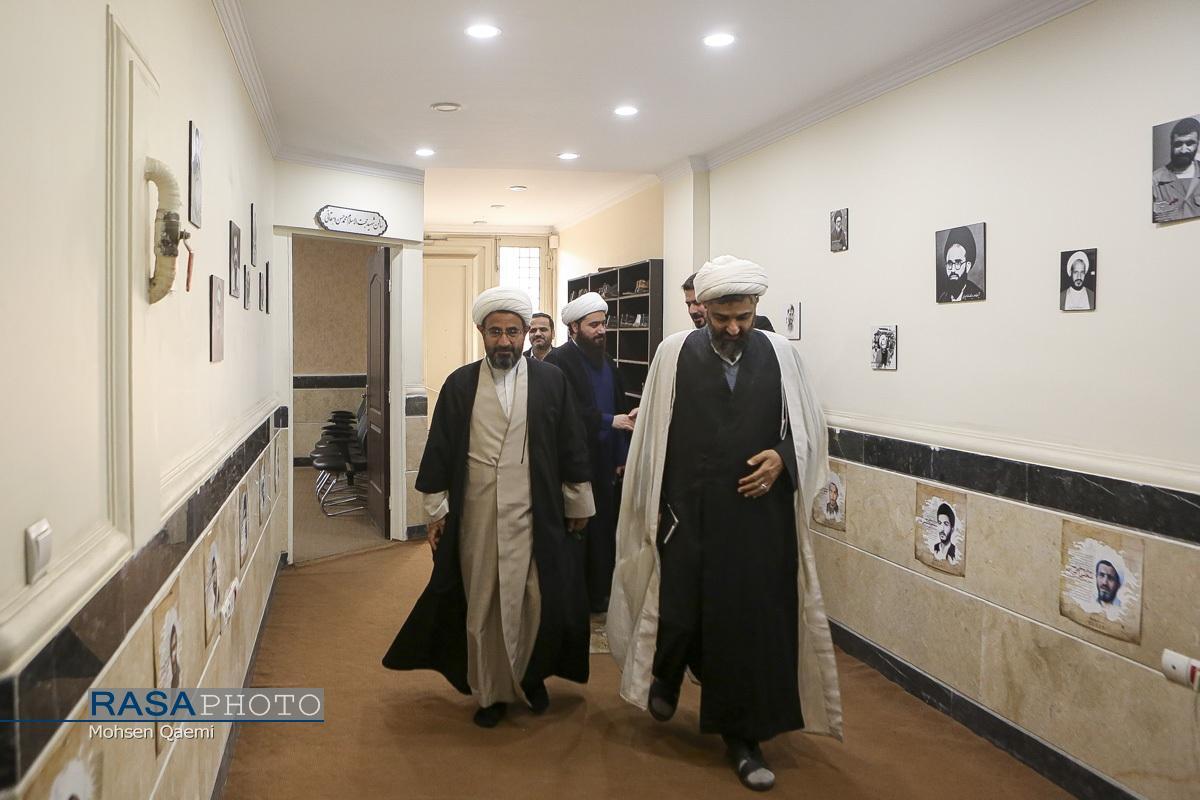 مدیر حوزه علمیه چهارمحال و بختیاری از خبرگزاری رسا بازدید کرد مدیر حوزه علمیه چهارمحال و بختیاری از خبرگزاری رسا بازدید کرد