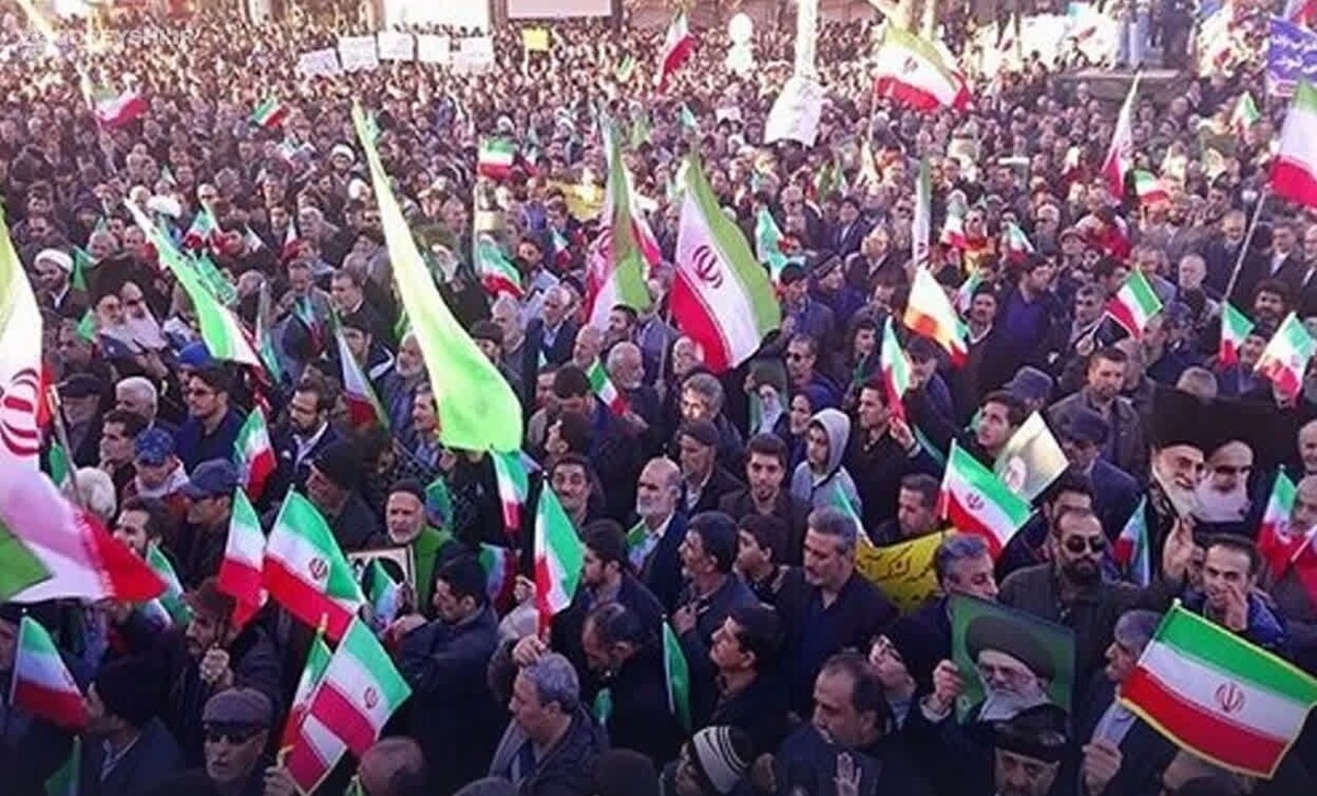 حماسه ۹ دی باید زنده بماند و به نسل‌های آینده منتقل شود