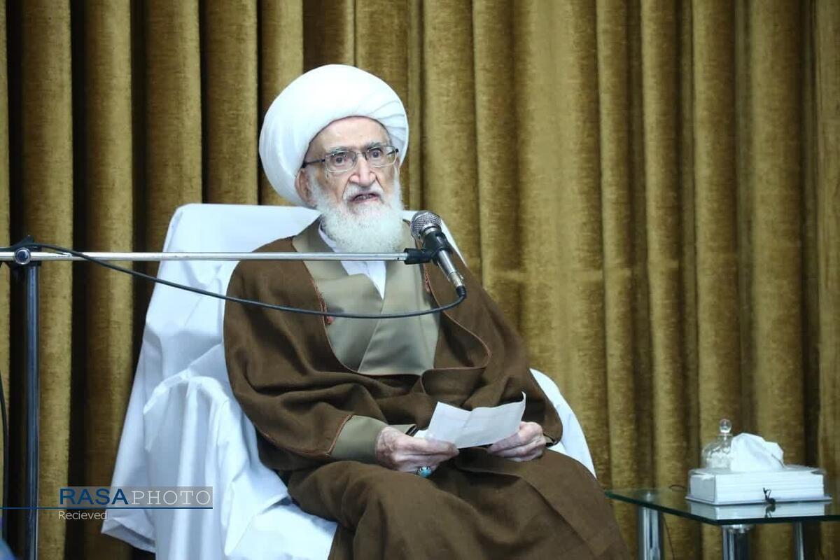 هرگونه تعرض به رهبر معظم انقلاب حکم محارب دارد / انتقاد شدید از سکوت برخی خواص در فتنه اخیر