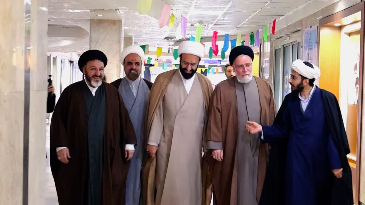 عیادت مسئولان حوزوی و نمایندگان نهادهای عالی حوزه از مجروحان اغتشاشات اخیر عیادت مسئولان حوزوی و نمایندگان نهادهای عالی حوزه از مجروحان اغتشاشات اخیر