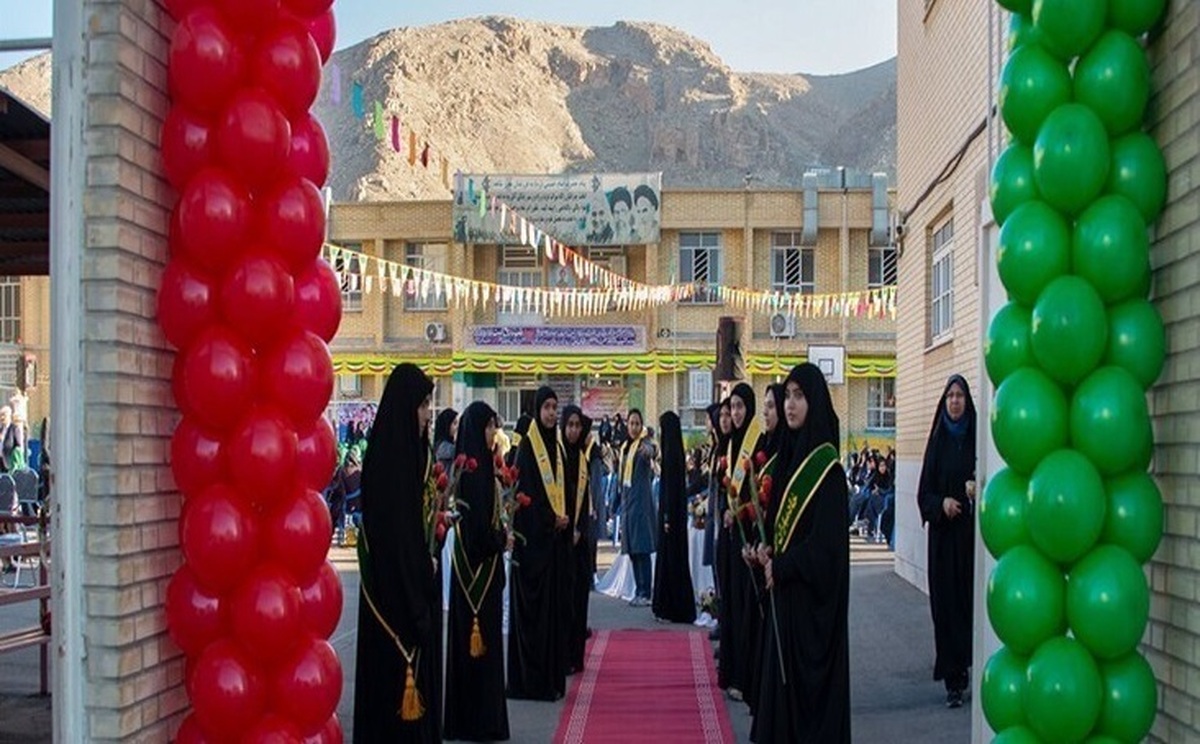 نواخته شدن زنگ انقلاب اسلامی در مدارس فارس