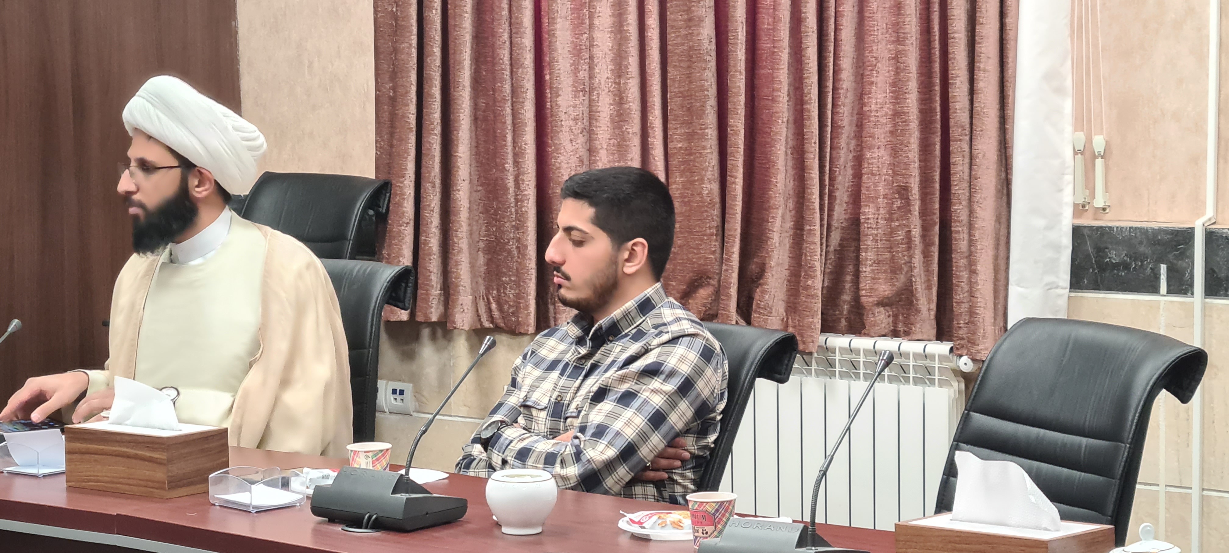 گزارشی از نشست «جوان مجاهد انقلابی» گزارشی از نشست «جوان مجاهد انقلابی»