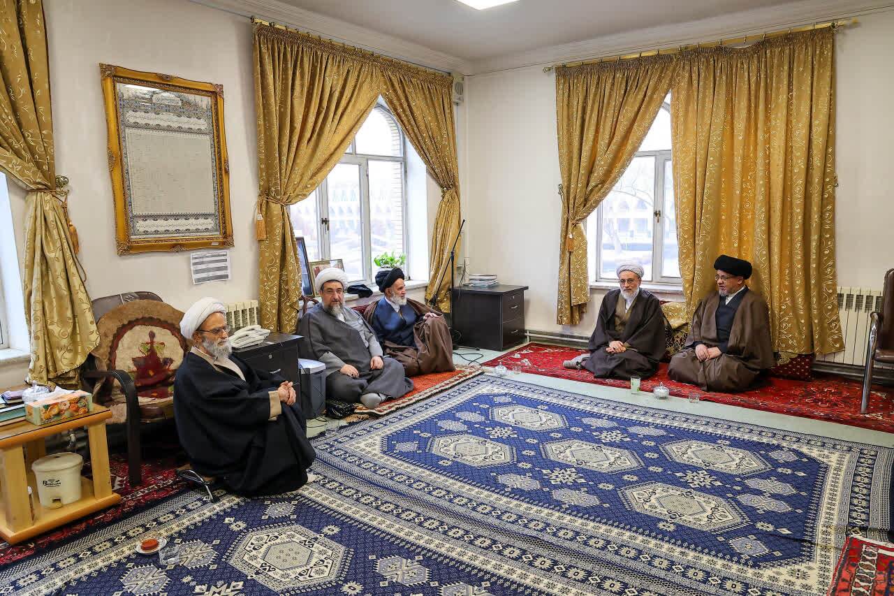 نماینده ولیفقیه در آذربایجان شرقی با اساتید پیشکسوت حوزه علمیه بناب دیدار کرد+ تصاویر نماینده ولیفقیه در آذربایجان شرقی با اساتید پیشکسوت حوزه علمیه بناب دیدار کرد+ تصاویر