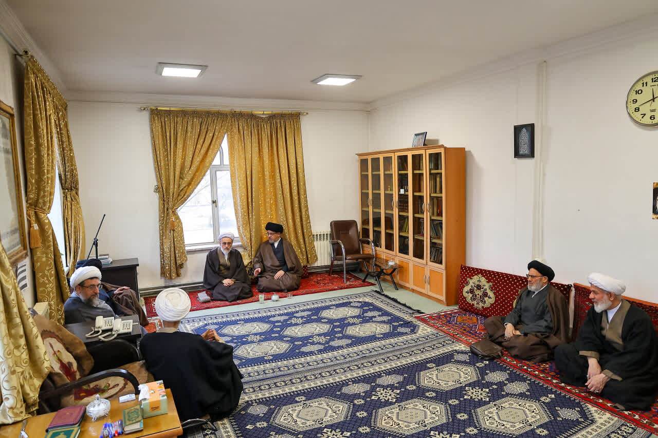 نماینده ولیفقیه در آذربایجان شرقی با اساتید پیشکسوت حوزه علمیه بناب دیدار کرد+ تصاویر نماینده ولیفقیه در آذربایجان شرقی با اساتید پیشکسوت حوزه علمیه بناب دیدار کرد+ تصاویر