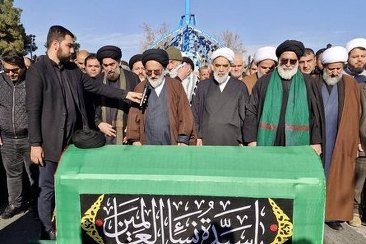 وداع مردم ورامین با پیکر آیت‌الله محمودی گلپایگانی