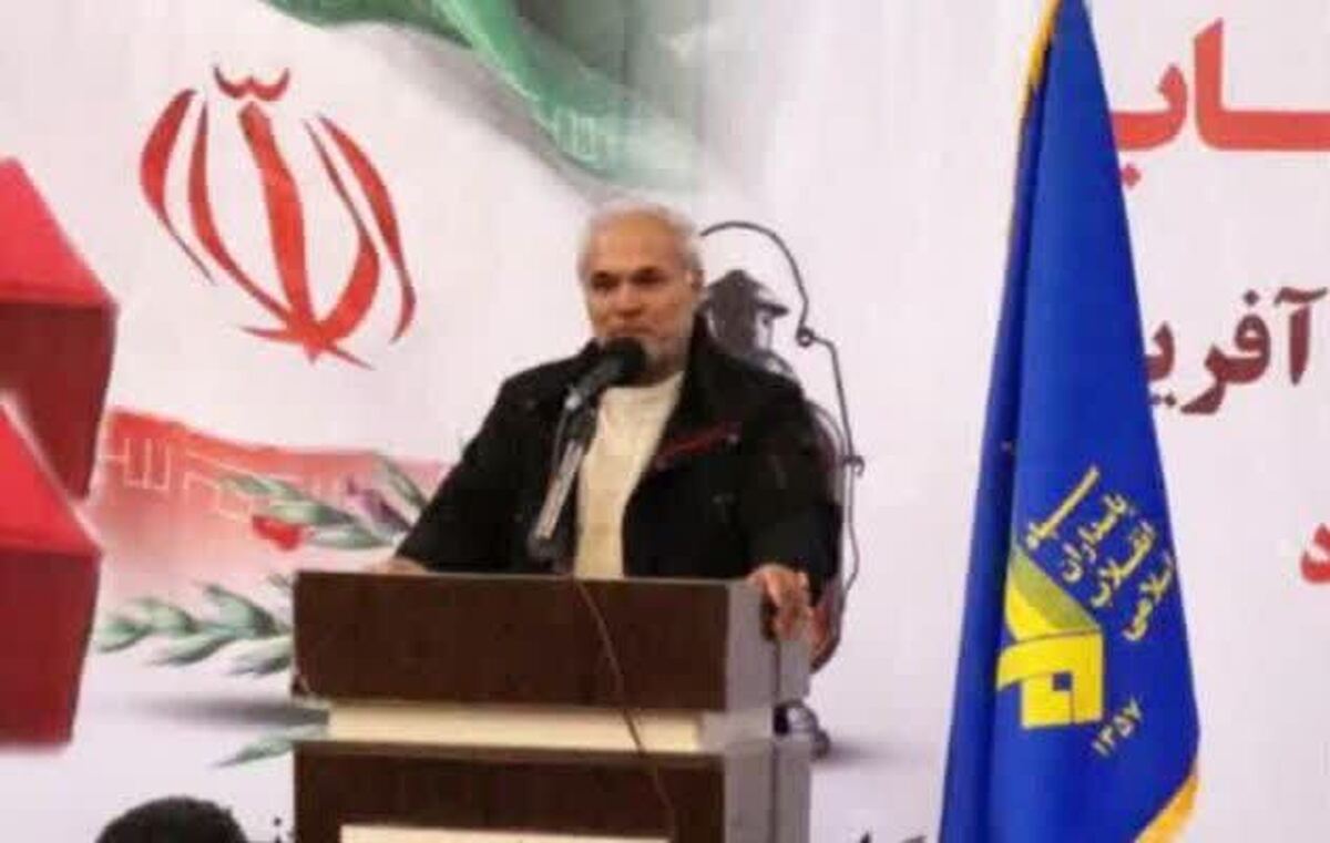 جمهوری اسلامی تنها کشوری است که در برابر آمریکا ایستاده است