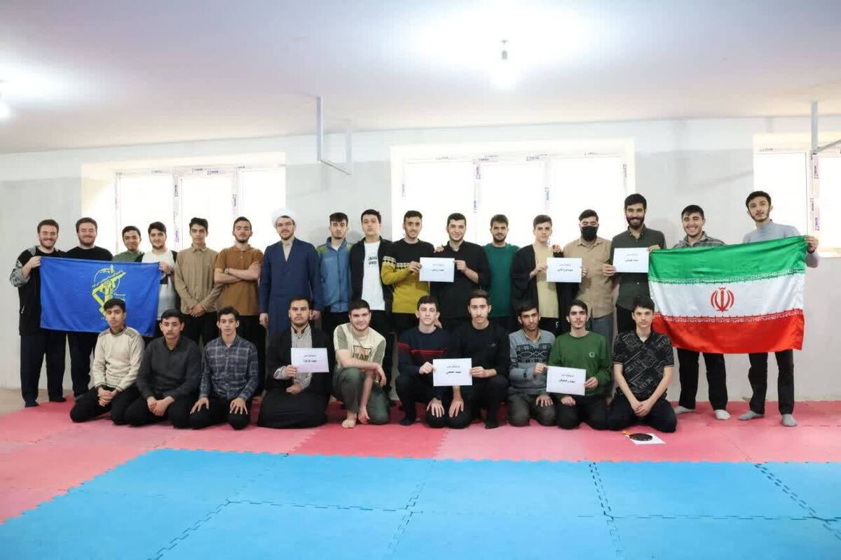 برگزاری مسابقات ورزشی طلاب مدرسه علمیه امیرالمؤمنین به مناسبت دهه فجر+ تصاویر