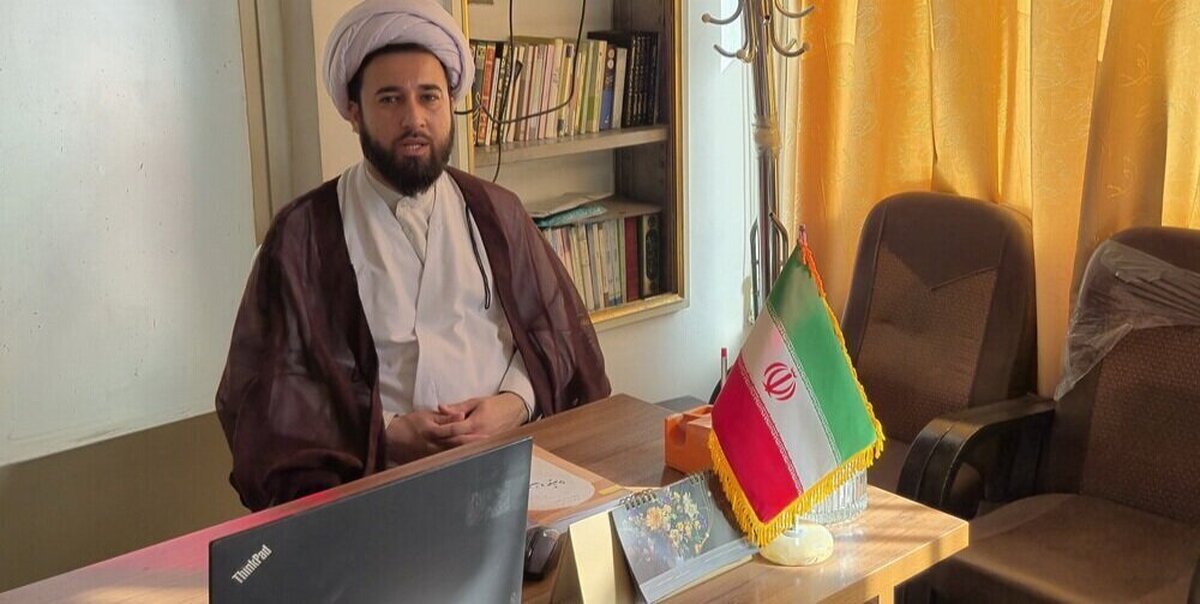 برپایی غرفه فرهنگی مدرسه علمیه مصطفوی در راهپیمایی ۲۲ بهمن کاشان