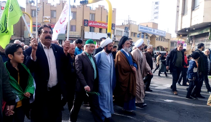 مردم کاشان در راهپیمایی ۲۲ بهمن حمایت خود را از نظام اسلامی اعلام کردند + عکس