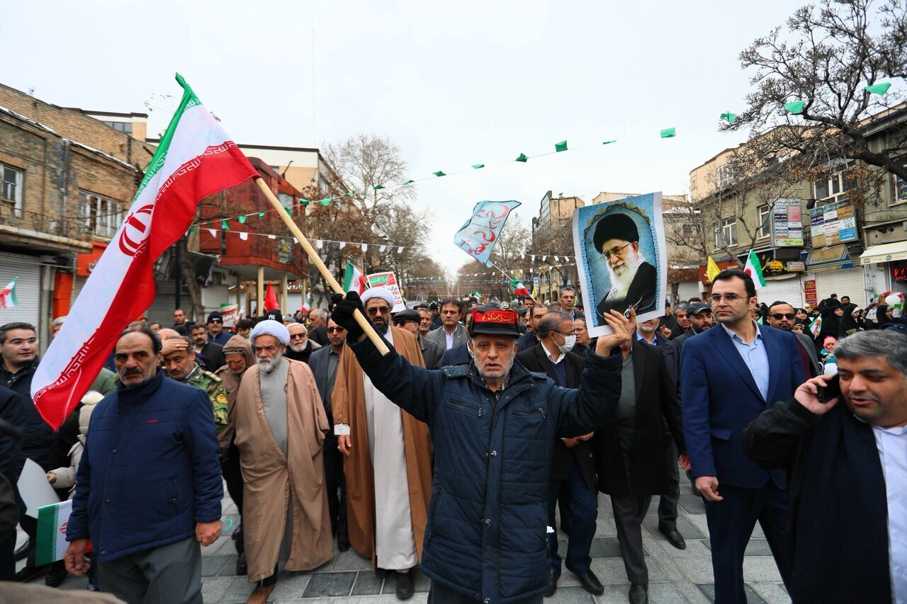 خروش عظیم ملت ایران در یوم الله 22بهمن