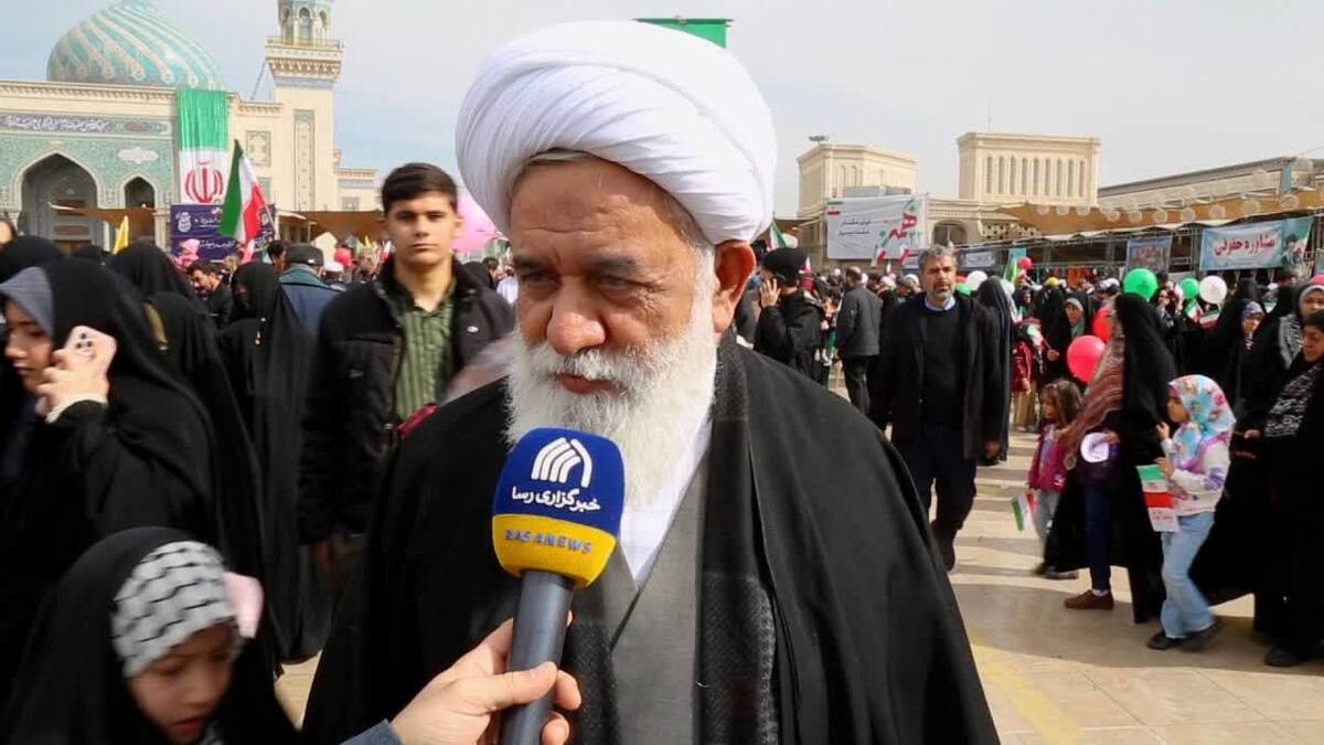 انقلاب اسلامی مسیر تاریخ را عوض کرد