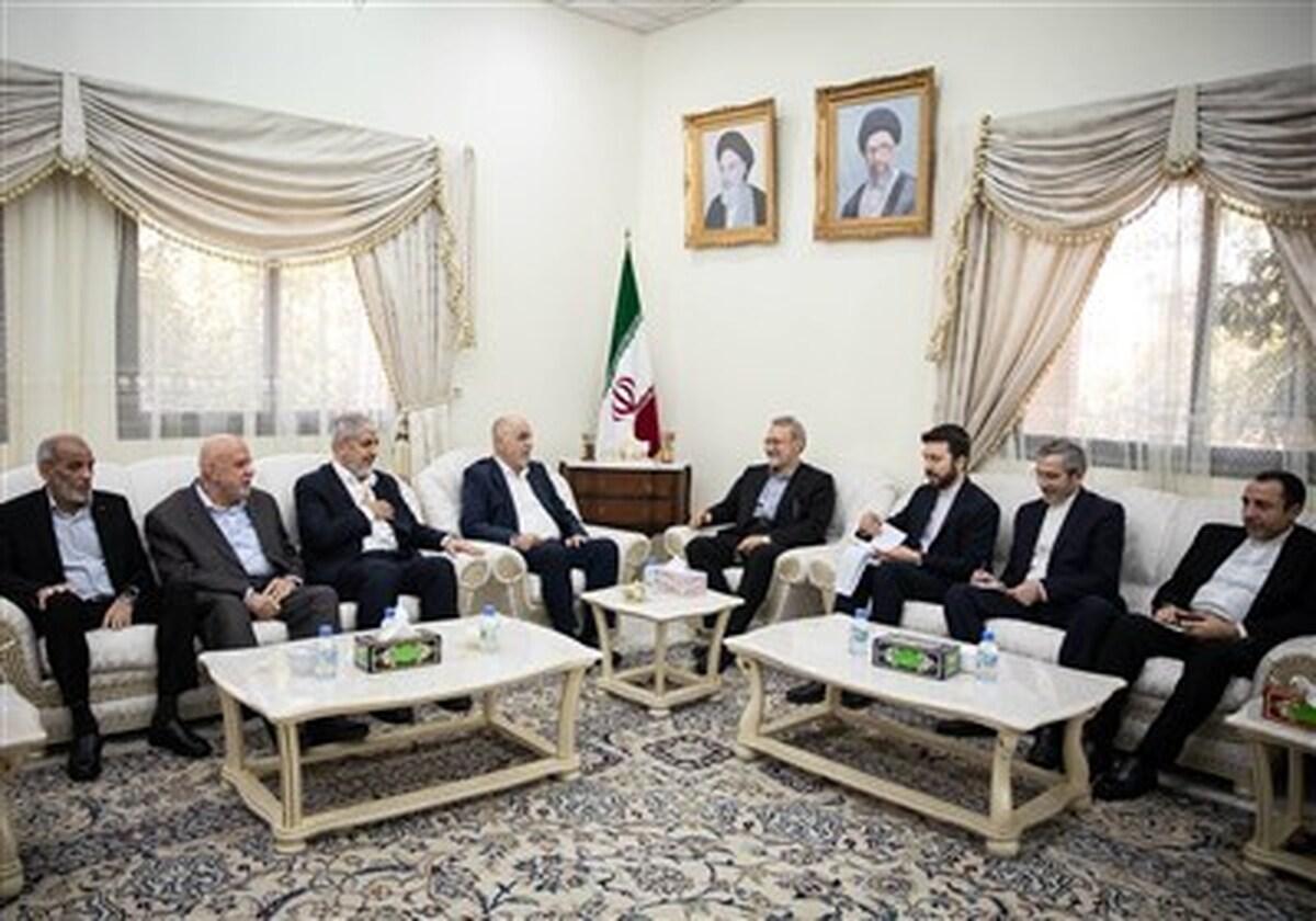 دیدار جمعی از رهبران حماس با لاریجانی در دوحه