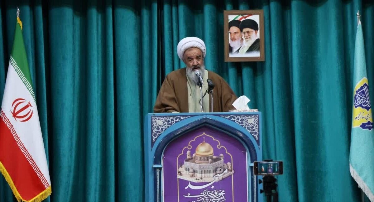 مساجد کانون وحدت و آبادانی جامعه هستند