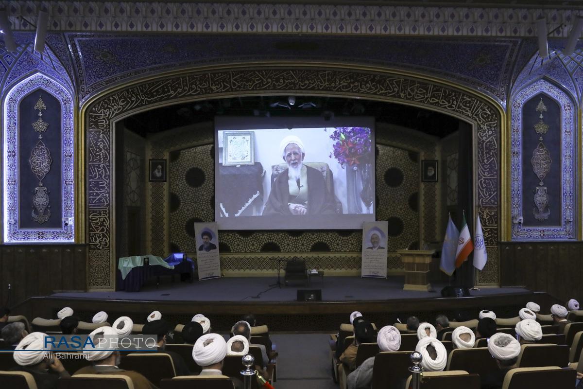 گزارشی از بیست‌وهفتمین همایش کتاب سال حوزه و نهمین جشنواره مقالات علمی//م