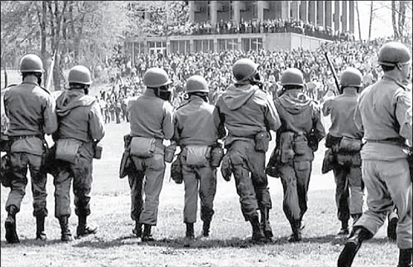 ناکارآمدی ساختاری و بحران مشروعیت در رژیم پهلوی/ چرا ملت ایران «حکومت اسلامی» را برای برون رفت از بحران برگزید؟