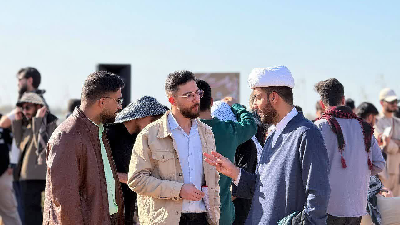 اعزام ۹۰۰ مبلغ به مناطق عملیاتی دفاع مقدس گروه فرهنگی تبلیغی «شیفتگان حضرت رضا»