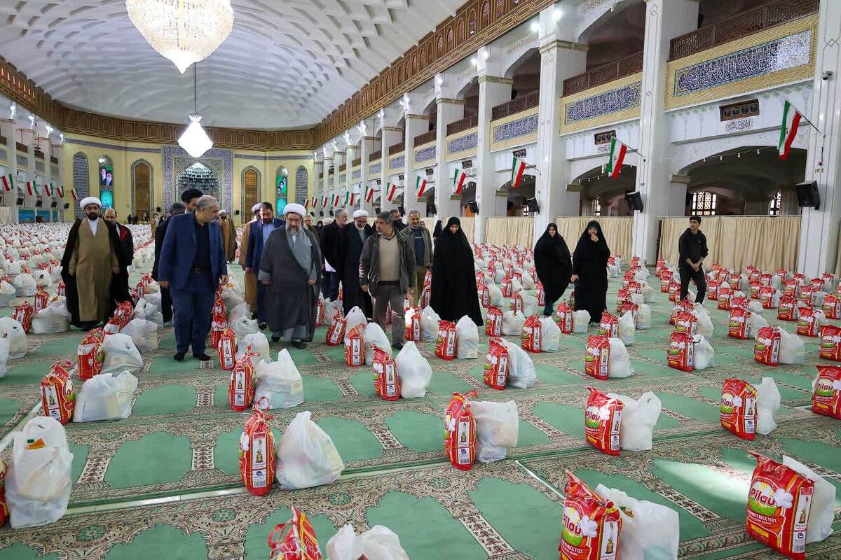 آغاز رزمایش اهدای ۱۰ هزار بسته معیشتی در تبریز با حضور امام جمعه تبریز